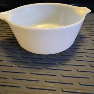 Sale Photo Thumbnail #41: Pyrex Opal 472 no lid