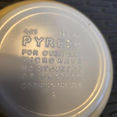 Sale Photo Thumbnail #47: Pyrex Shenandoah Bowl 401
Yes there are 2 of these bowls in the auction!