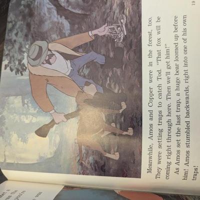 Walt Disney The Fox & The Hound Story Book & Record