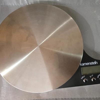 Lot 43: Kamenstein Scale