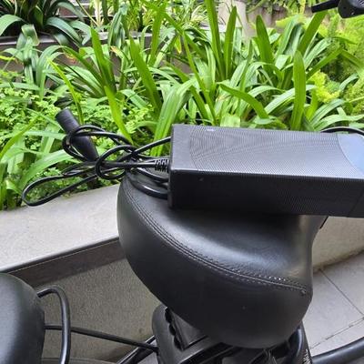 Lot 46: Electric & Manual Pedal Bike w/ Key & Charger ( Works )