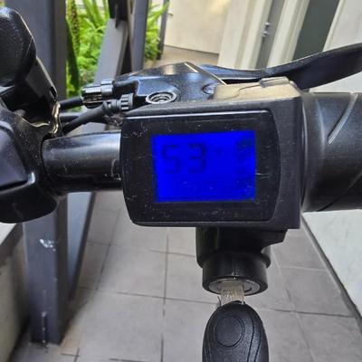 Lot 46: Electric & Manual Pedal Bike w/ Key & Charger ( Works )