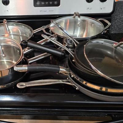 Lot 49: Lot of Pots & Pans