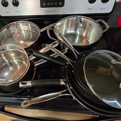 Lot 49: Lot of Pots & Pans