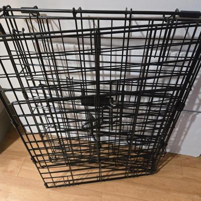 Lot 50: Medium Dog Crate