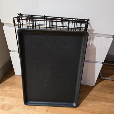 Lot 50: Medium Dog Crate