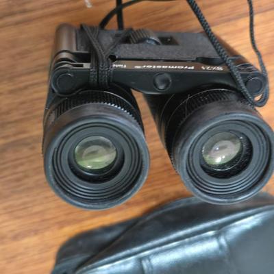 Lot 54: Compact Binoculars
