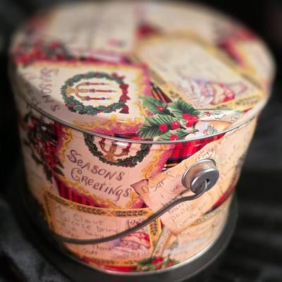 Vintage “Letters to Santa” Christmas Tin Pail – Festive Holiday Collectible with Handle