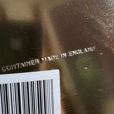 Vintage English-Made Christmas Wreath Holiday Tin – Floral & Ribbon Design