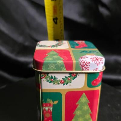 Vintage Retro Christmas Patchwork Tin - Trees, Mittens & Stockings Holiday Cookie Canister