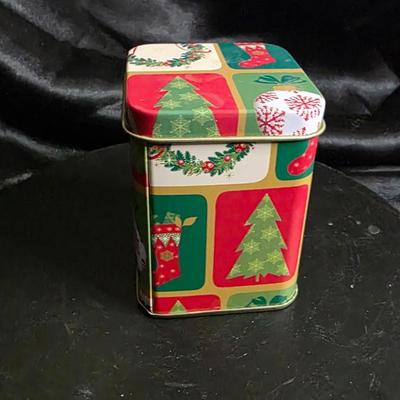 Vintage Retro Christmas Patchwork Tin - Trees, Mittens & Stockings Holiday Cookie Canister