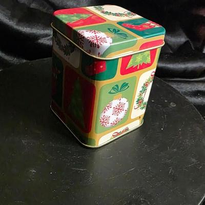 Vintage Retro Christmas Patchwork Tin - Trees, Mittens & Stockings Holiday Cookie Canister