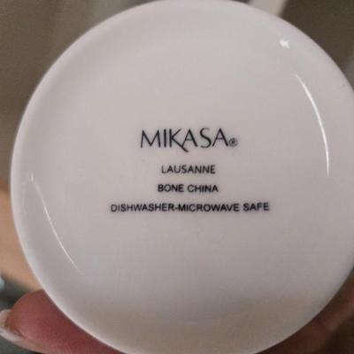 Lot 68: Set of White Dishes