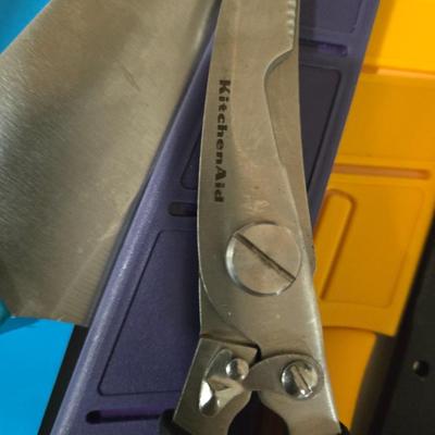 Lot 69: Lot of Knives, Sharpeners, Scissors