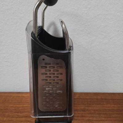 Lot 70: Sturdy Grater