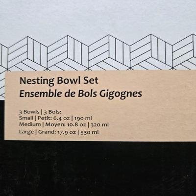 Sale Photo Thumbnail #54: New in box
New Stories brand Nesting bowls in black & white patterns.
