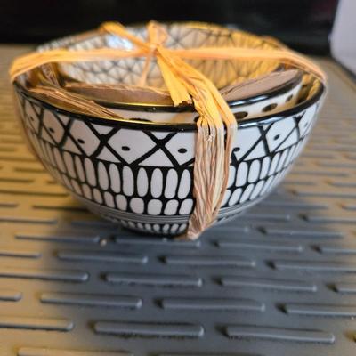 Sale Photo Thumbnail #53: New in box
New Stories brand Nesting bowls in black & white patterns.