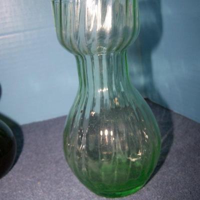 LOT 102 BEAUTIFUL VINTAGE MCM ART GLASS + 2 TULIP VASES