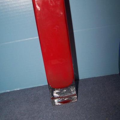 LOT 102 BEAUTIFUL VINTAGE MCM ART GLASS + 2 TULIP VASES