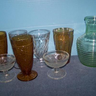 LOT 105 GREAT VINTAGE GLASSWARE--ORANGE JUICE DECANTER