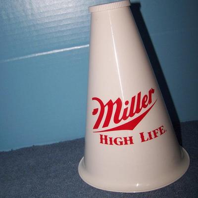 LOT 107 GREAT COLLECTABLE ADVERTISING ITEMS