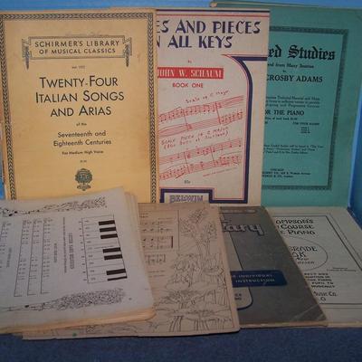 LOT 113 MISC MUSIC BOOKS