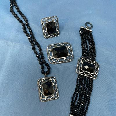 Sale Photo Thumbnail #13: Great newer made set