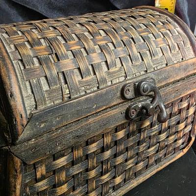 Vintage Woven Bamboo & Wood Trinket Box - Rustic Asian Hinged Jewelry Chest