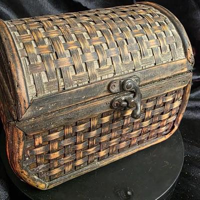 Vintage Woven Bamboo & Wood Trinket Box - Rustic Asian Hinged Jewelry Chest