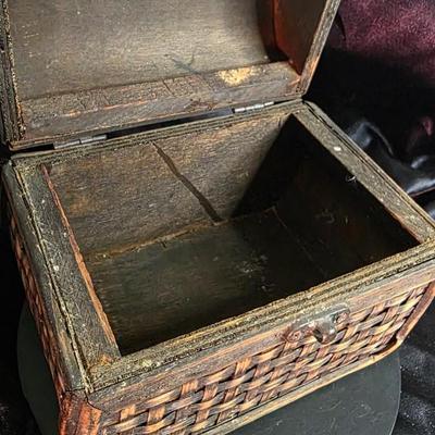 Vintage Woven Bamboo & Wood Trinket Box - Rustic Asian Hinged Jewelry Chest