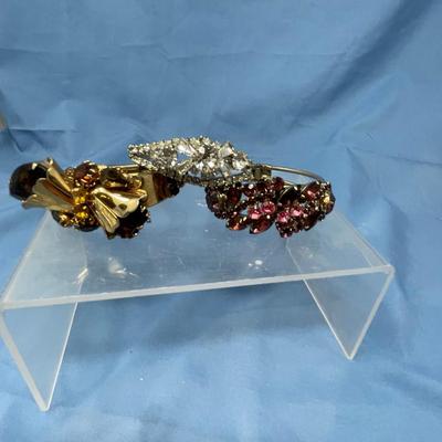 Sale Photo Thumbnail #47: Display well.  The Amber one has a stone missing.