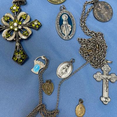 Sale Photo Thumbnail #75: Rosaries & other icon items.