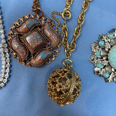 Sale Photo Thumbnail #84: Take a look, clean.