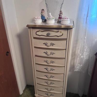 Sale Photo Thumbnail #216