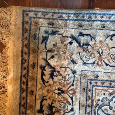 Wool Persian-Style Medallion Rug – 6’ x 9’