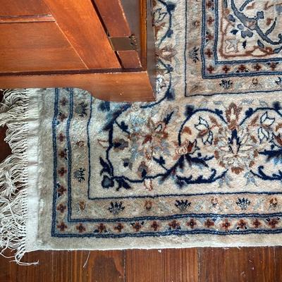 Wool Persian-Style Medallion Rug – 6’ x 9’