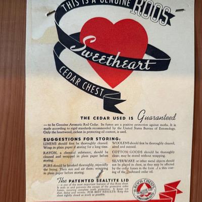 Roos “Sweetheart” Cedar Chest