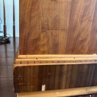 Roos “Sweetheart” Cedar Chest