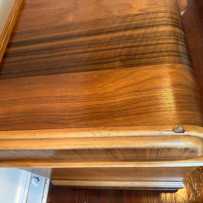 Roos “Sweetheart” Cedar Chest