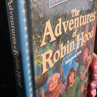 Treasury of Illustrated Classics – The Adventures of Robin Hood by Howard Pyle (Hardcover)