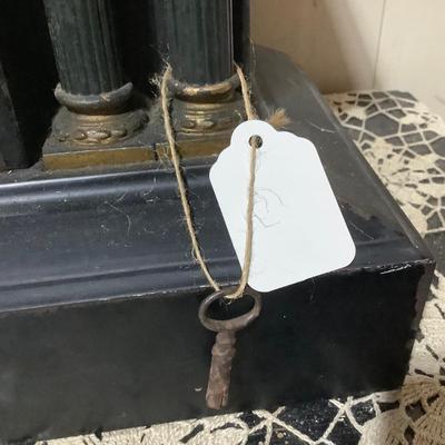 Sale Photo Thumbnail #201: This is a great vintage Mantle clock with key. It does work.