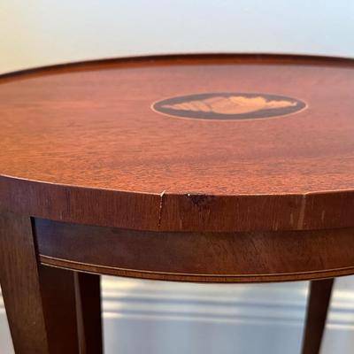 Vintage Baker Furniture Mahogany Wood Shell Inlay Side Table