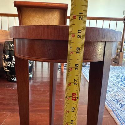 Vintage Baker Furniture Mahogany Wood Shell Inlay Side Table