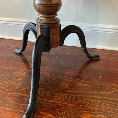 Thomasville Furniture Cloverleaf Top Cast Iron Table