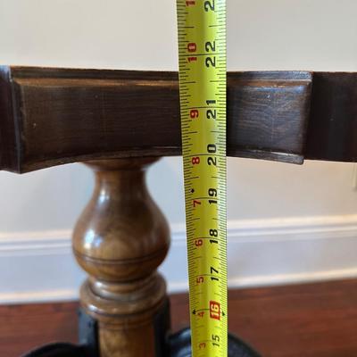 Thomasville Furniture Cloverleaf Top Cast Iron Table