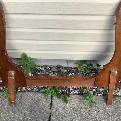 Sale Photo Thumbnail #165: Wood dresser harp