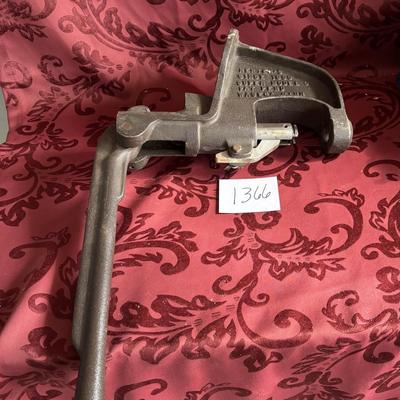 Herter’s Cast Iron Reloading Press