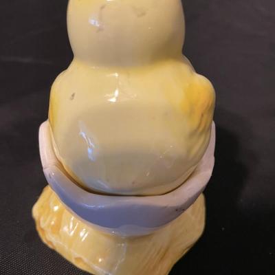 A COLLECTION OF SALT AND PEPPER SHAKERS