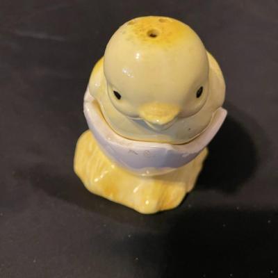 A COLLECTION OF SALT AND PEPPER SHAKERS