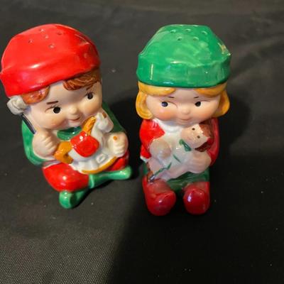 A COLLECTION OF SALT AND PEPPER SHAKERS